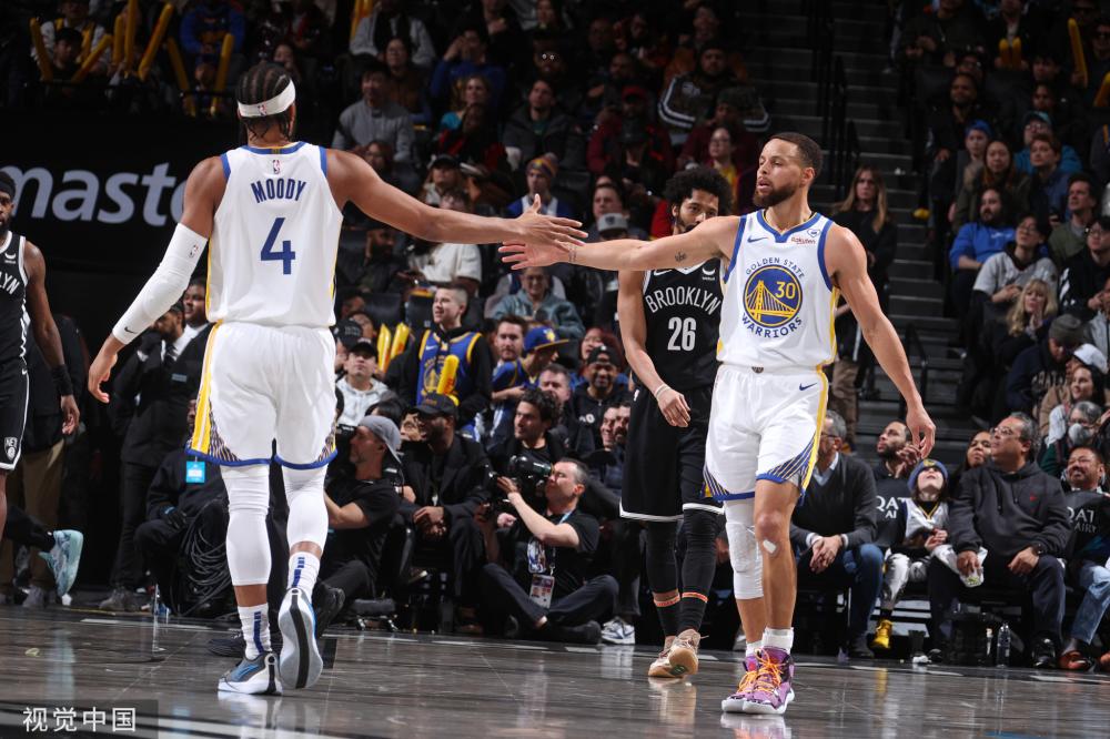 在绚丽的灯 在绚丽的灯